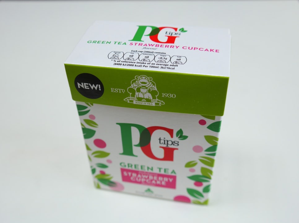 피지팁스 그린티 스트로베리 컵케이크, PG Tips Green Tea Strawberry Cupcake 피지팁스 그린티 스트로베리 컵케이크, PG Tips Green Tea Strawberry Cupcake